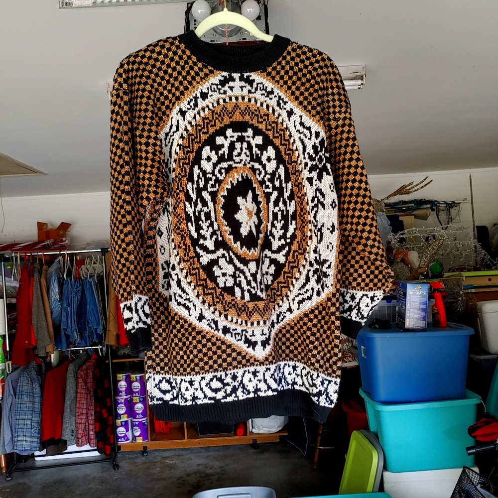 Pullover sweater